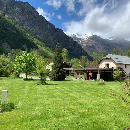 Ferme Noemie Βίλα Le Bourg-dʼOisans Εξωτερικό φωτογραφία