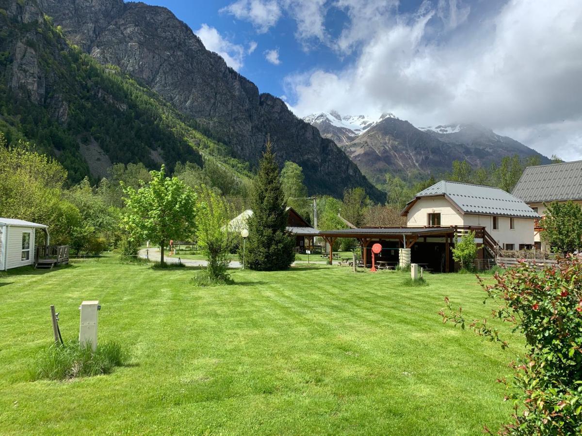Ferme Noemie Βίλα Le Bourg-dʼOisans Εξωτερικό φωτογραφία